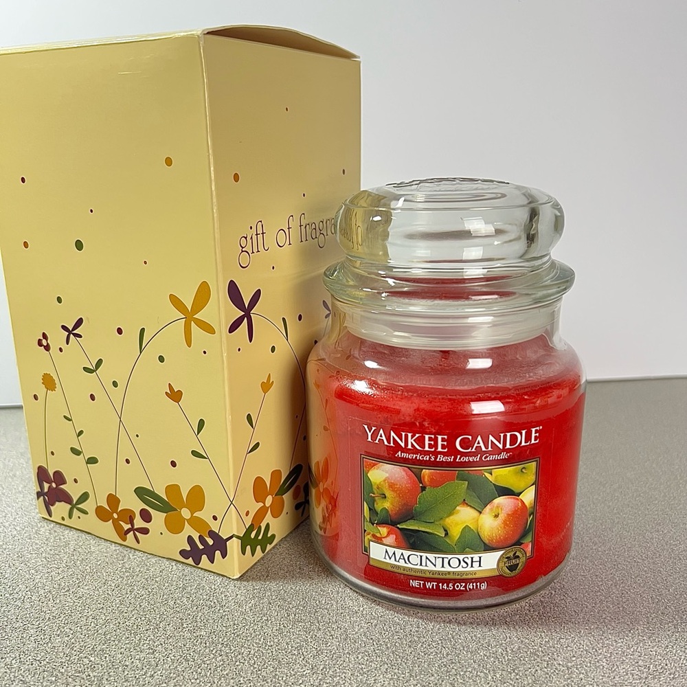 New Yankee Candle Macintosh Apple scent 14.5 oz jar with‎ gift box